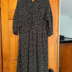 Polagram Black and White Floral Dress